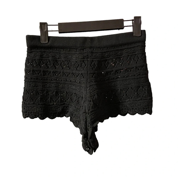 H&M DIVIDED BLACK CROCHET SHORTS - Picture 1 of 3